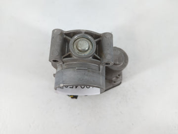 2010-2012 Ford Fusion Throttle Body P/N:9L8E-BF Fits Fits 2009 2010 2011 2012 OEM Used Auto Parts