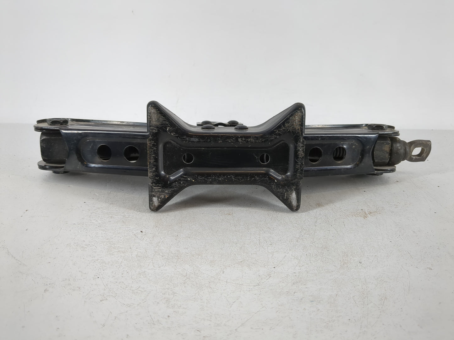2011 Ford Fusion Spare Scissor Car Jack 1120617 - Oemusedautoparts1.com