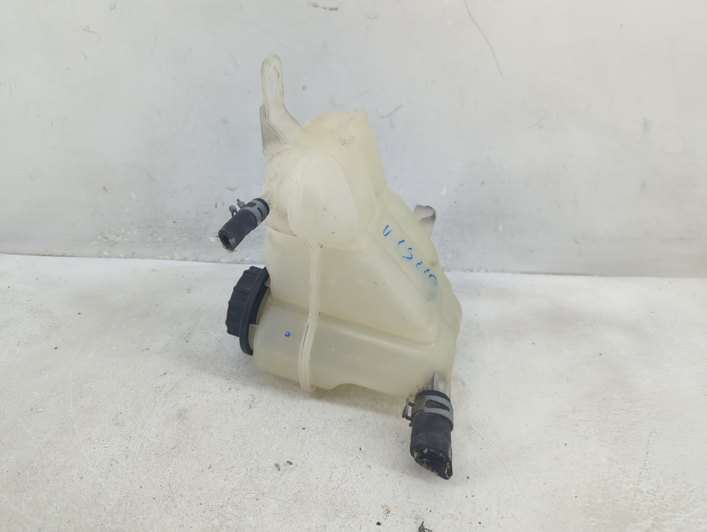 2010-2012 Ford Fusion Radiator Coolant Overflow Expansion Tank Bottle 1410490 - Oemusedautoparts1.com