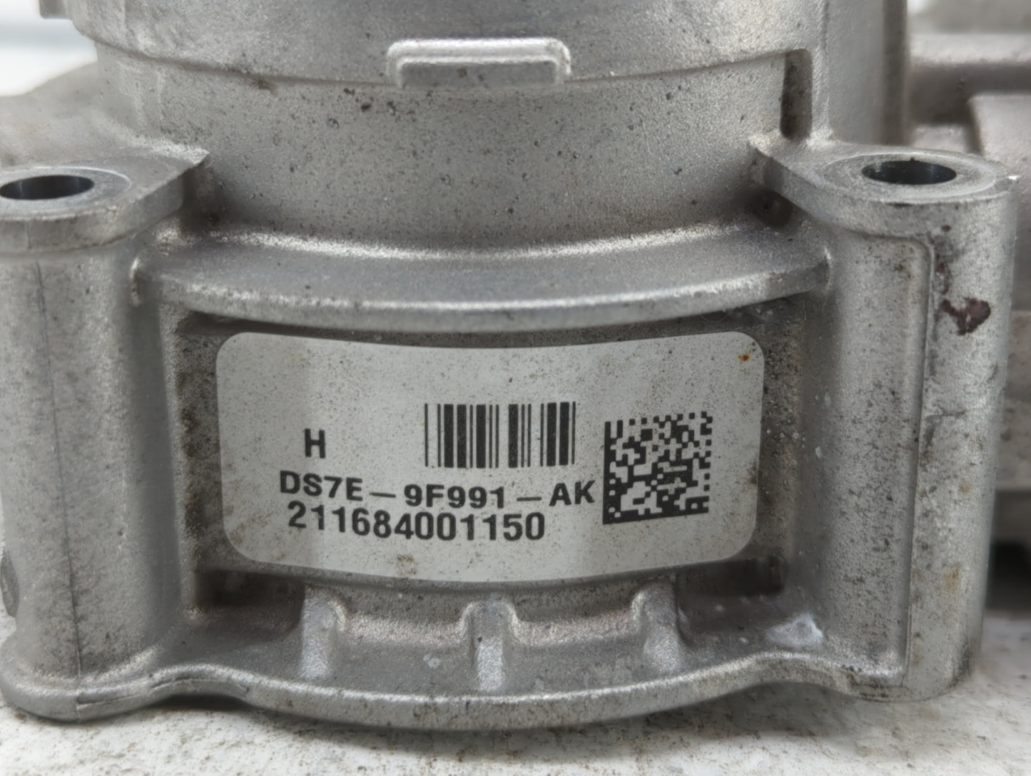 2010-2012 Ford Fusion Throttle Body P/N:9L8Z-A DS7Z-A, 9L8E-9F991-BC, DS7E-9F991-AK, DS7E-9F991-AJ Fits Fits 2009 2010 2011