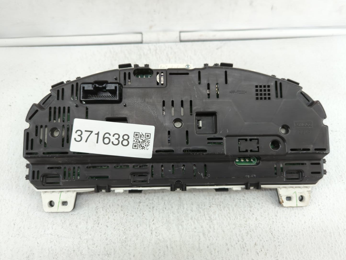 2011-2012 Ford Fusion Instrument Cluster Speedometer Gauges P/N:BE5T-10849-CD Fits Fits 2011 2012 OEM Used Auto Parts - Oemu