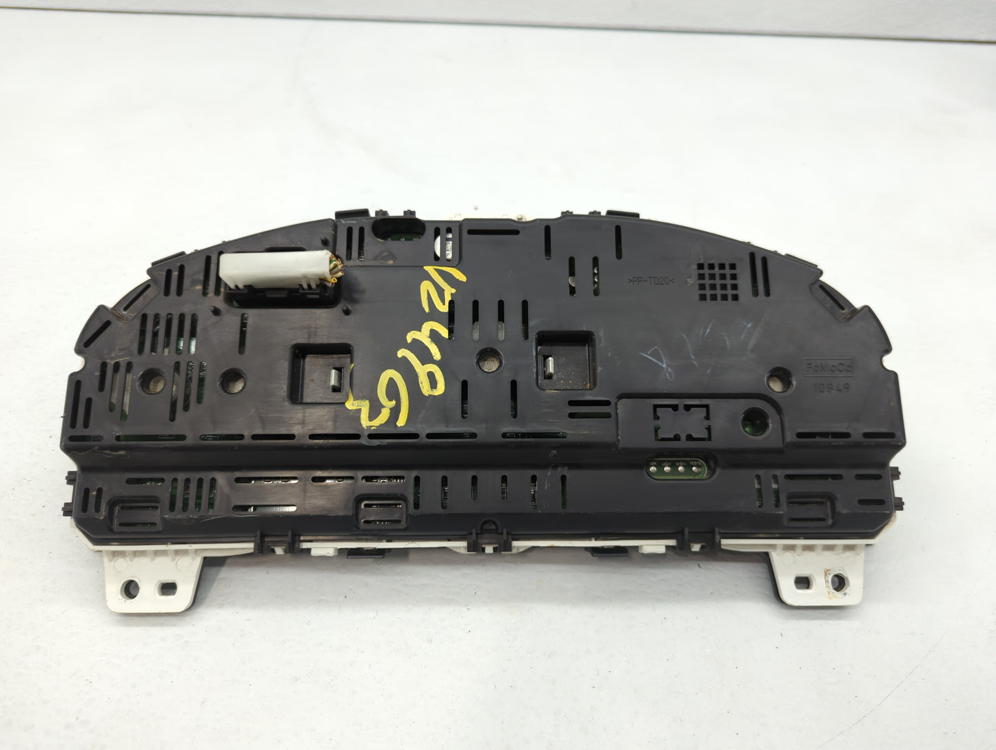 2011-2012 Ford Fusion Instrument Cluster Speedometer Gauges P/N:, BE5T-10849-CD Fits Fits 2011 2012 OEM Used Auto Parts - Oe