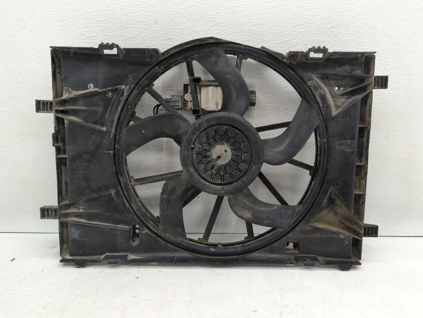2010-2012 Ford Fusion Left Radiator Fan Motor Assembly Black - Oemusedautoparts1.com