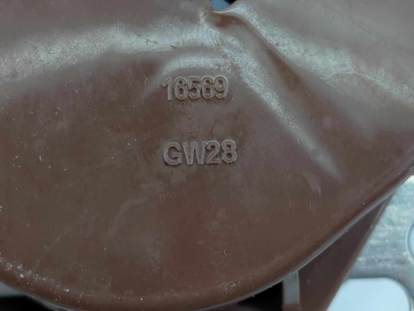 2011 Ford Fusion Passenger Rear Seatbelt Buckle - Oemusedautoparts1.com