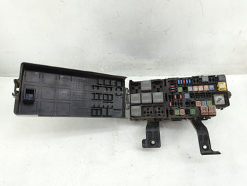 2010-2011 Ford Mustang Fusebox Fuse Box Panel Relay Module P/N:6E5T-14A003-AB Fits Fits 2010 2011 OEM Used Auto Parts