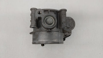 2011-2017 Ford Mustang Throttle Body P/N:AT4E-9F991-EL AT4E-EH Fits Fits 2011 2012 2013 2014 2015 2016 2017 2018 2019 OEM Used Auto Parts