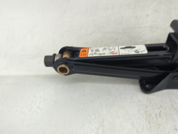 2011 Ford Taurus Spare Scissor Car Jack