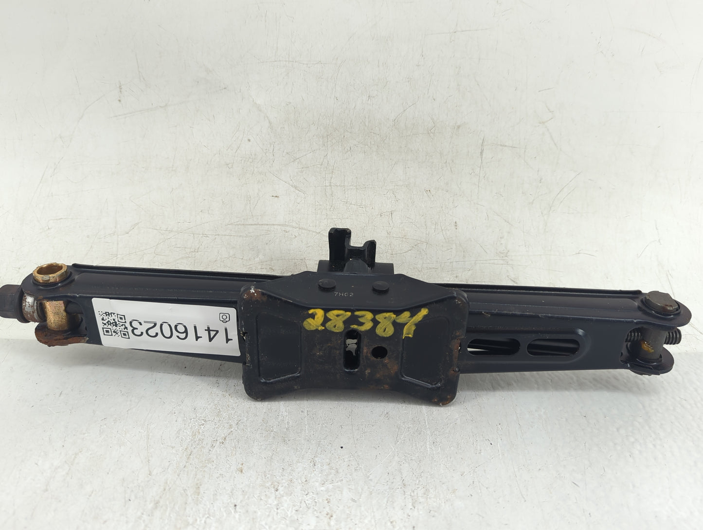 2011 Ford Taurus Spare Scissor Car Jack 1416023 - Oemusedautoparts1.com