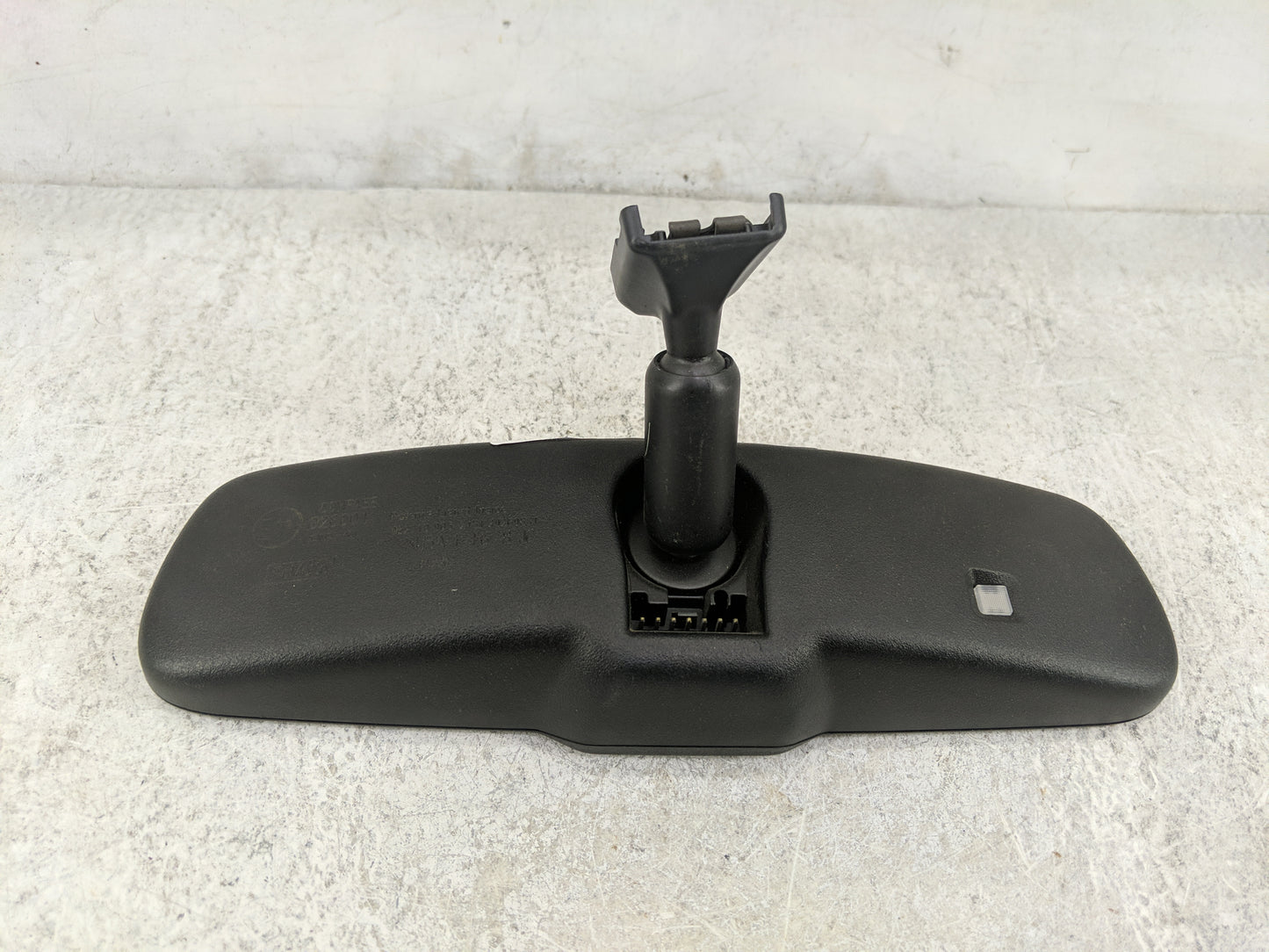 2011 Ford Taurus Interior Rear View Mirror Replacement OEM P/N:8U5A-17E678-CC E11 025001, GNTX-467 Fits OEM Used Auto Parts