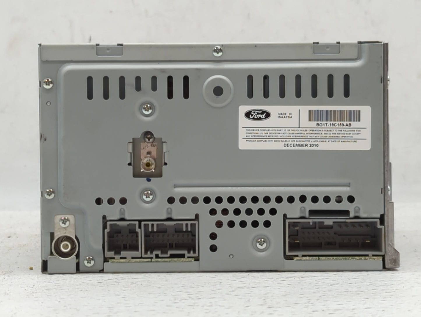 2011-2012 Ford Taurus Radio AM FM Cd Player Receiver Replacement P/N:BG1T-19C159-AB Fits Fits 2011 2012 OEM Used Auto Parts