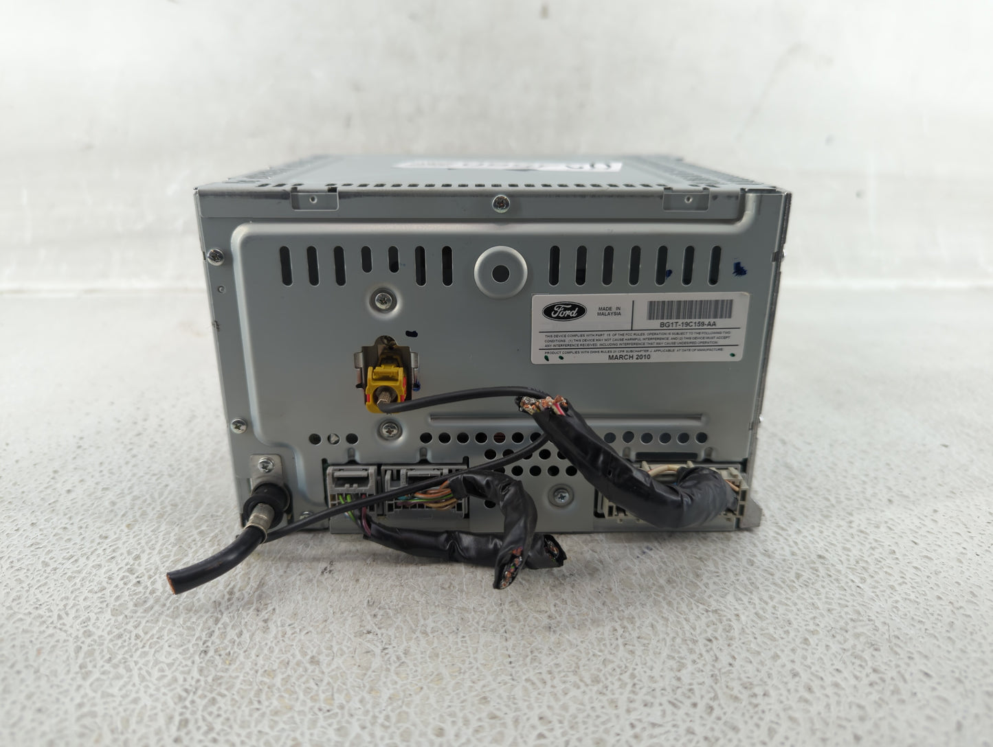 2010-2011 Ford Taurus Radio AM FM Cd Player Receiver Replacement P/N:BG1T-19C159-AA Fits Fits 2010 2011 OEM Used Auto Parts
