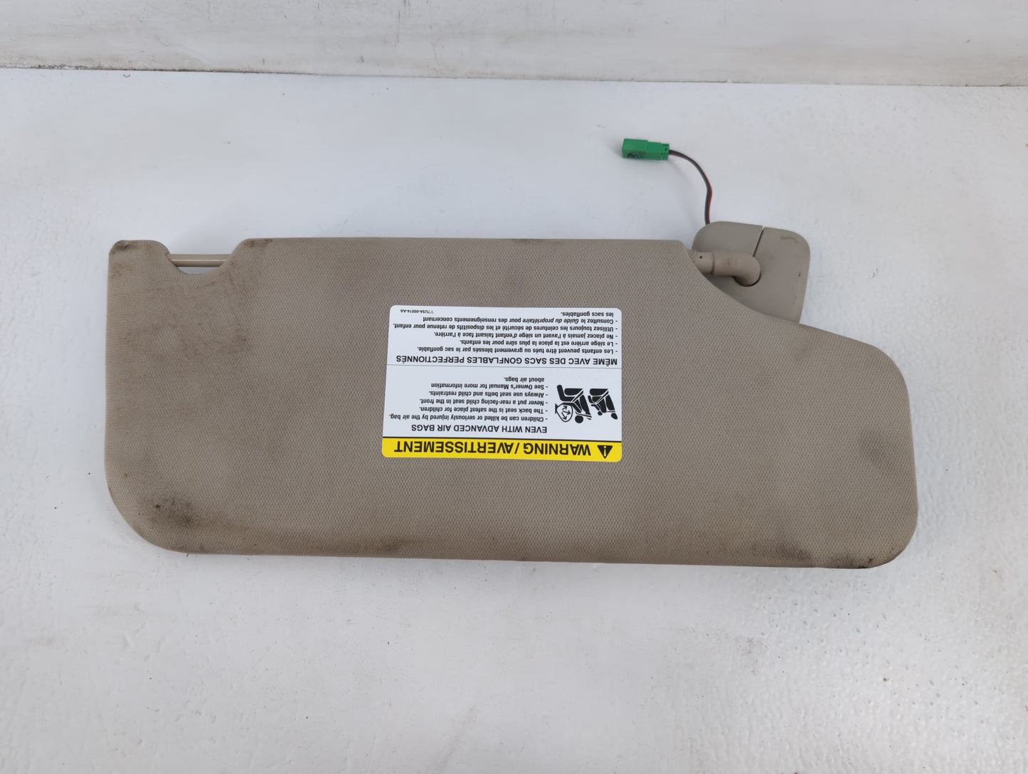 2010-2011 Ford Taurus Sun Visor Shade Replacement Driver Left Mirror Fits Fits 2010 2011 OEM Used Auto Parts - Oemusedautopa