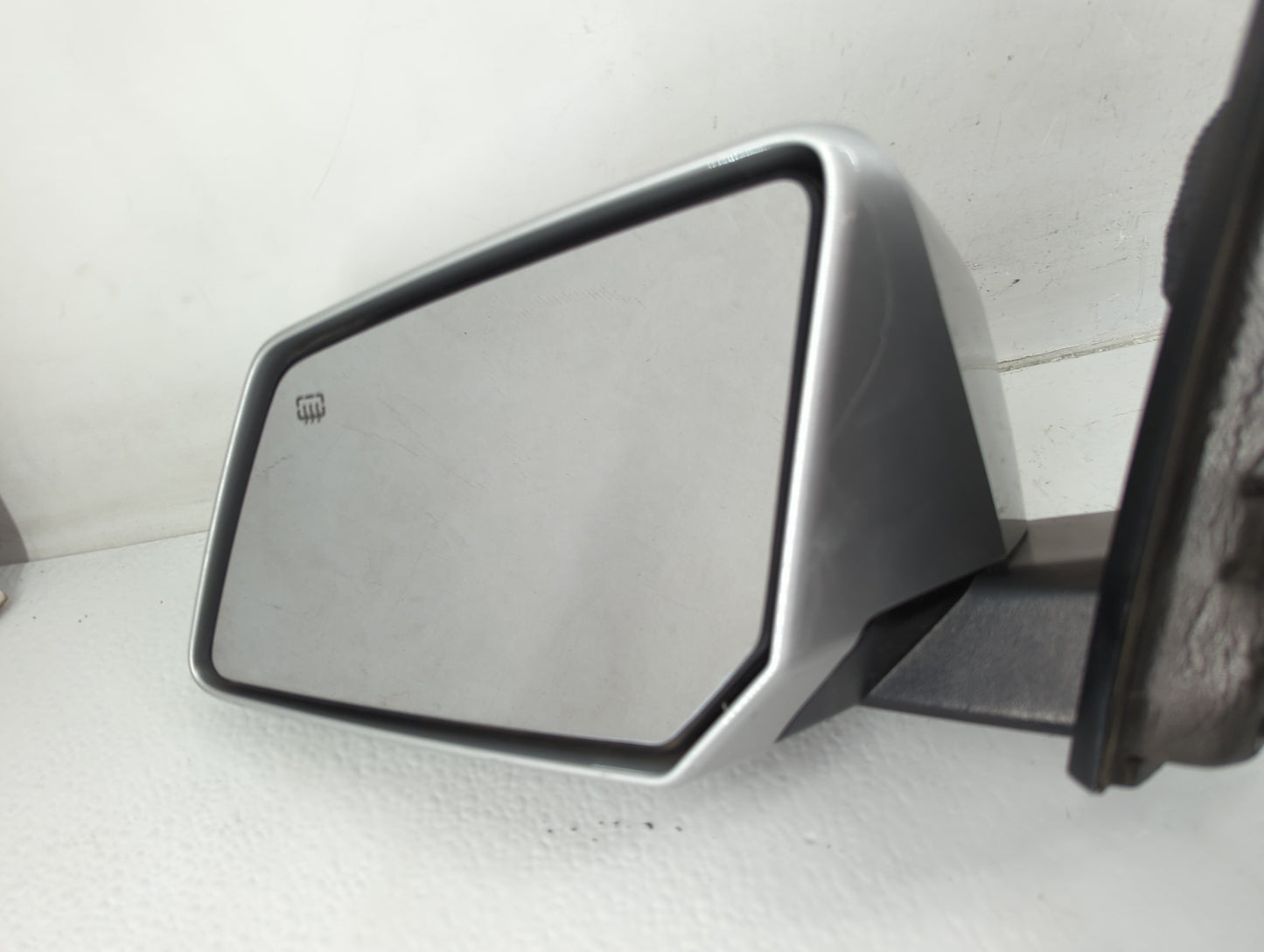 2011 Gmc Acadia Side Mirror Replacement Driver Left View Door Mirror P/N:25884999 Fits OEM Used Auto Parts - Oemusedautopart