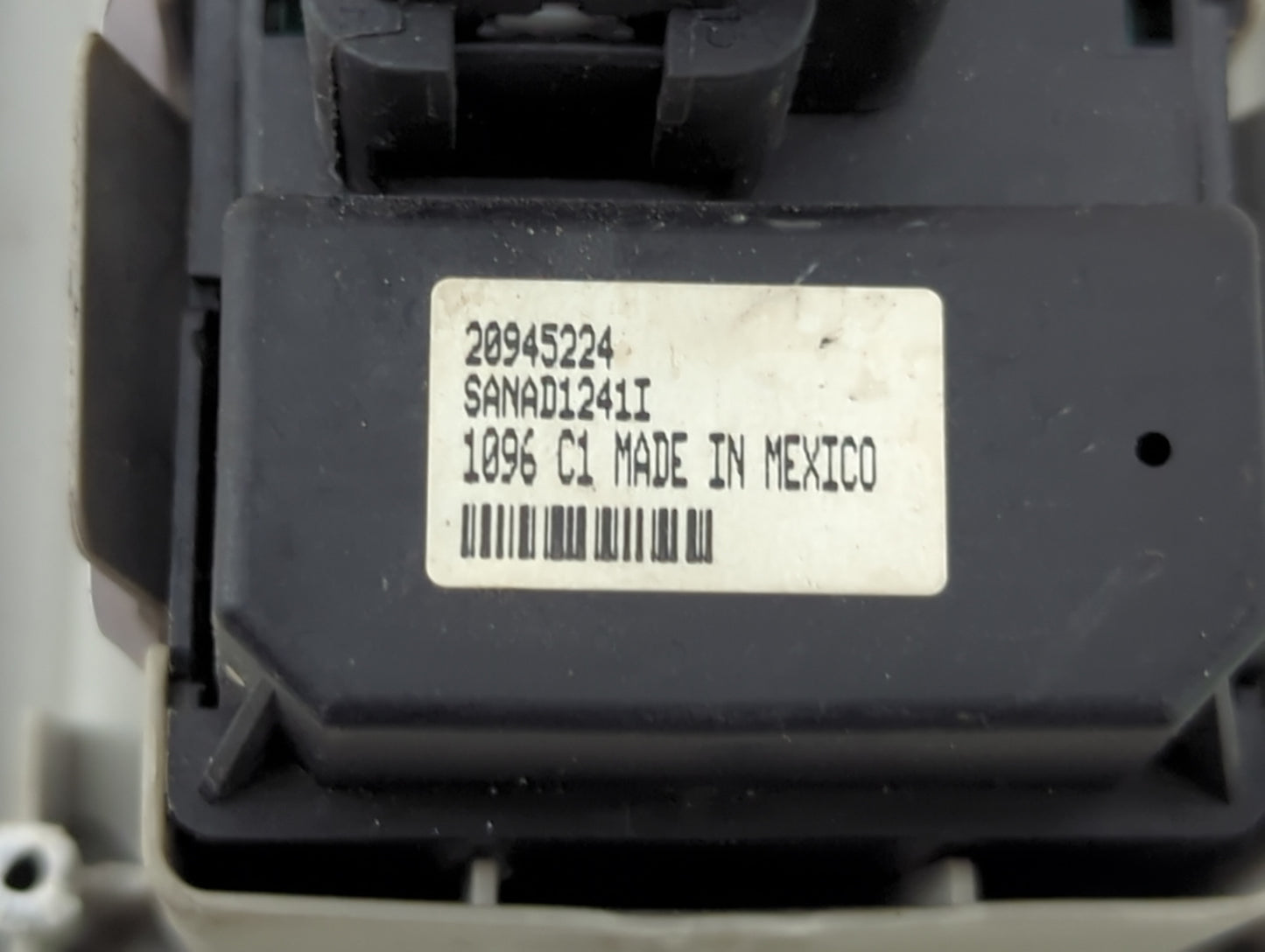 2007-2017 Gmc Acadia Master Power Window Switch Replacement Driver Side Left P/N:20945224 SANAD1241I Fits OEM Used Auto Part