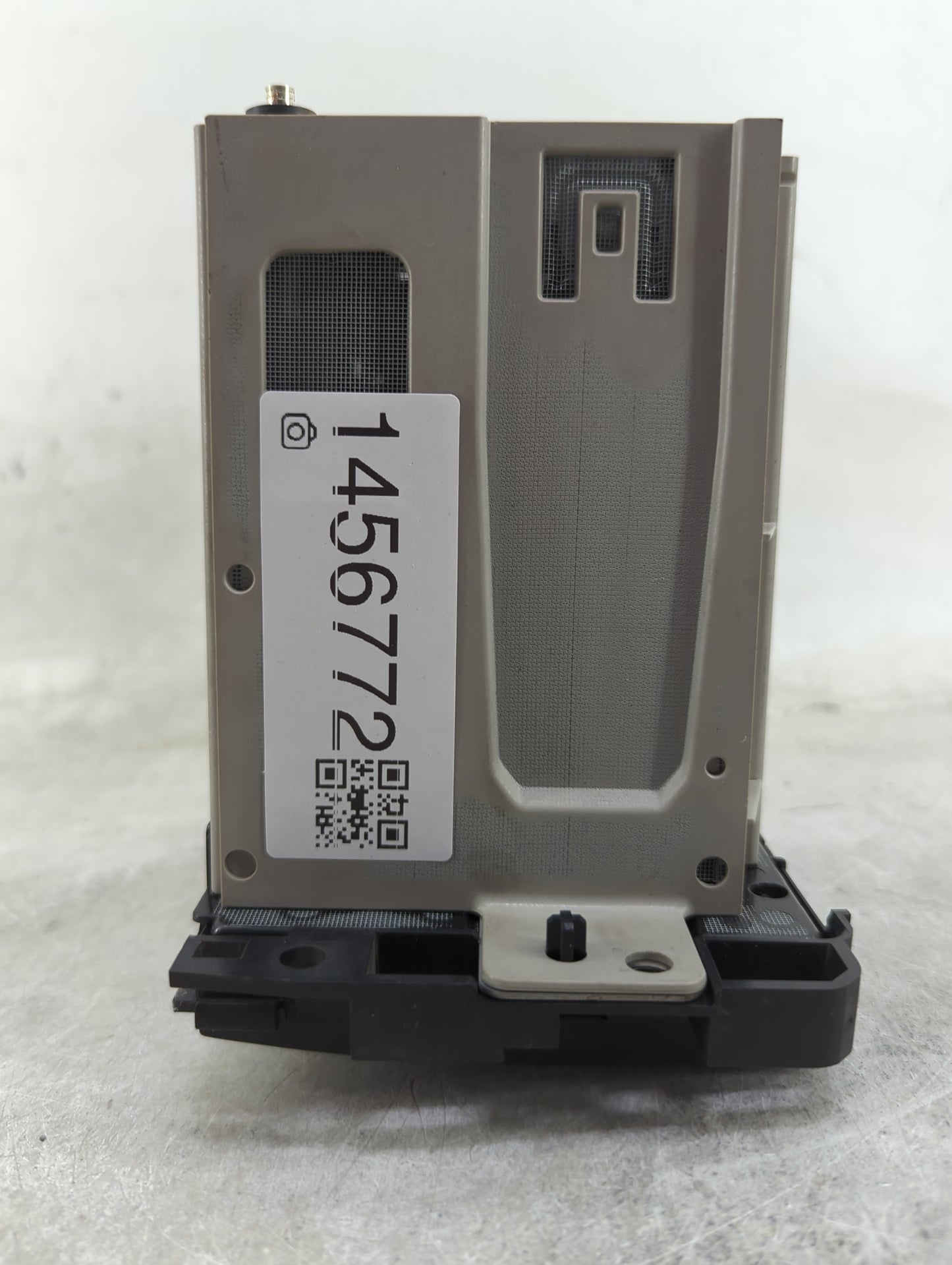 2010-2013 Gmc Sierra 1500 Radio AM FM Cd Player Receiver Replacement P/N:20934593 Fits OEM Used Auto Parts - Oemusedautopart
