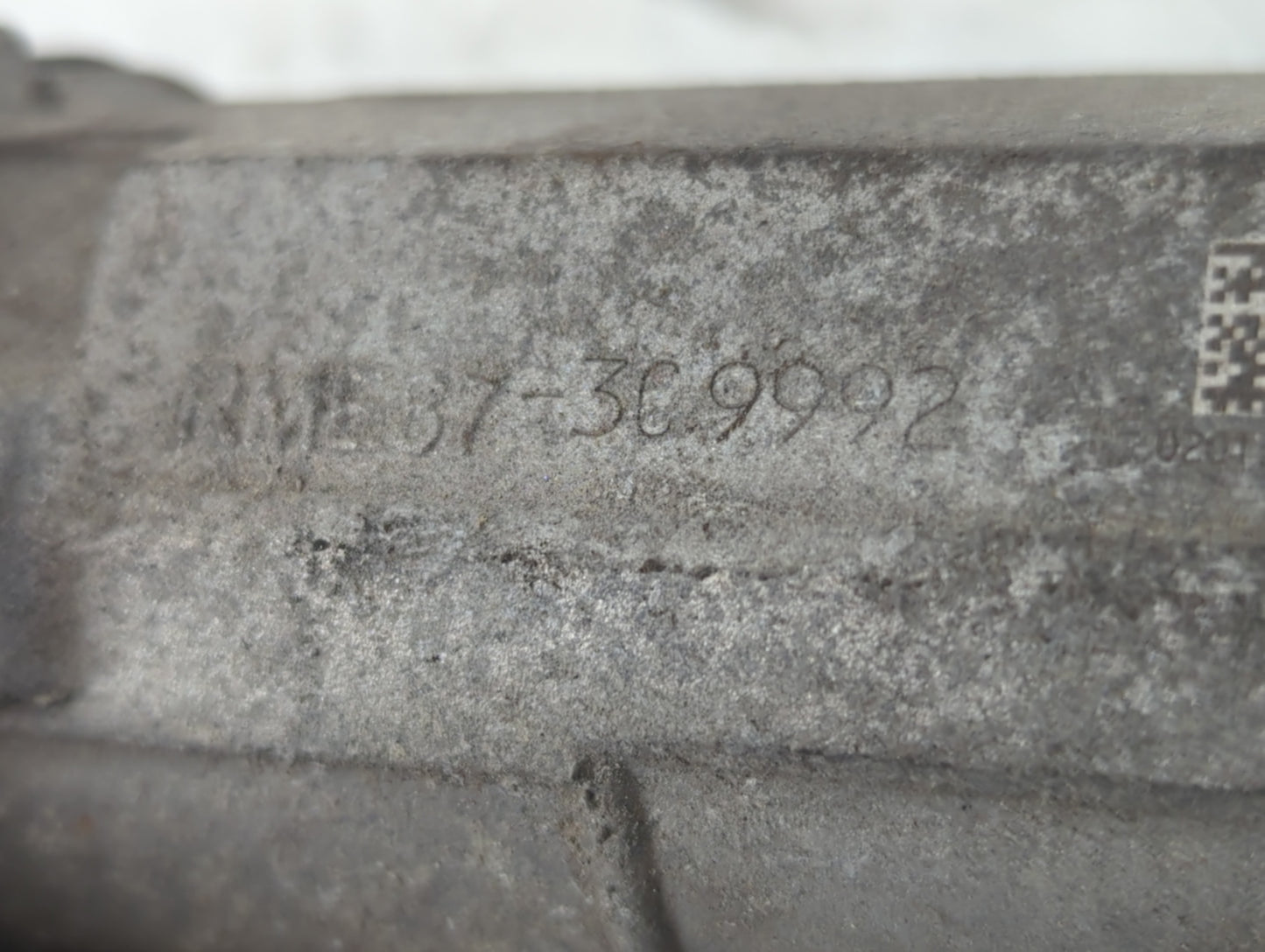 2009-2013 Gmc Sierra 1500 Throttle Body P/N:RME873C9992 Fits Fits 2009 2010 2011 2012 2013 2014 2015 OEM Used Auto Parts - O