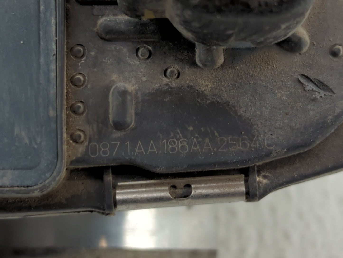 2010-2012 Gmc Terrain Throttle Body P/N:668AA 186AA Fits Fits 2007 2008 2009 2010 2011 2012 OEM Used Auto Parts - Oemusedaut