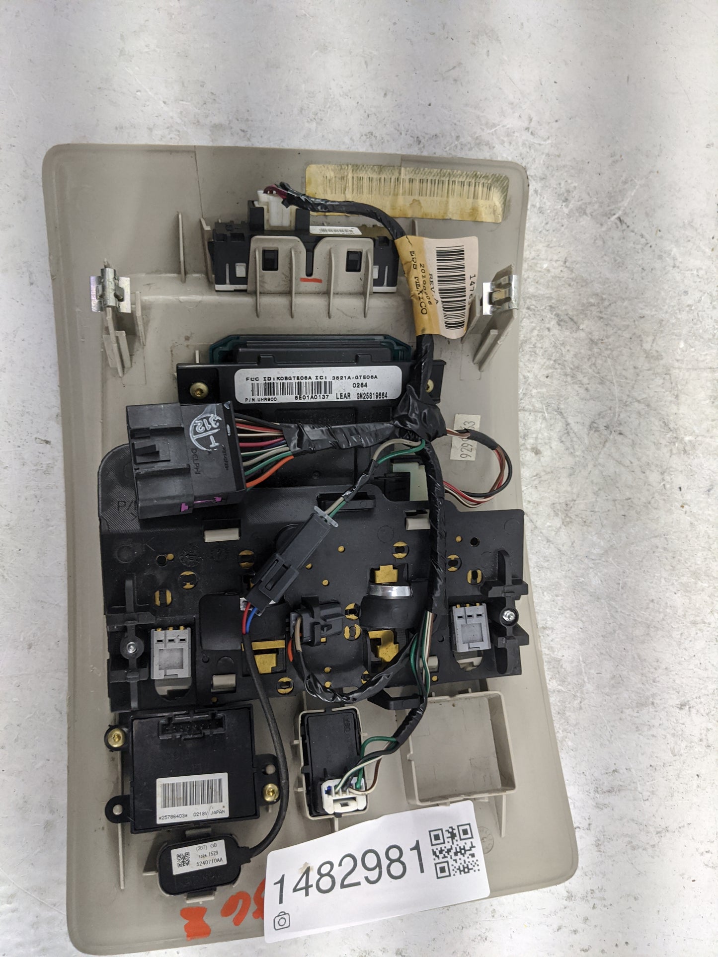 2011 Gmc Yukon Overhead Roof Console Tan - Oemusedautoparts1.com