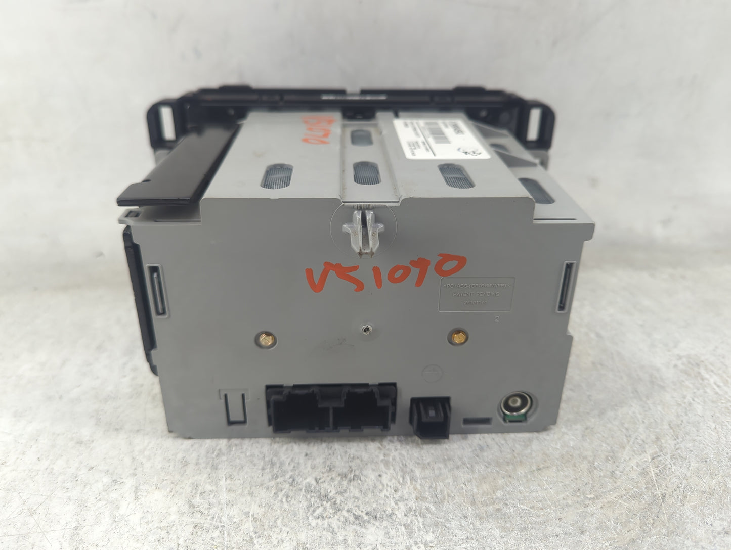 2010-2014 Gmc Yukon Radio AM FM Cd Player Receiver Replacement P/N:20934593 28256335 Fits OEM Used Auto Parts - Oemusedautop