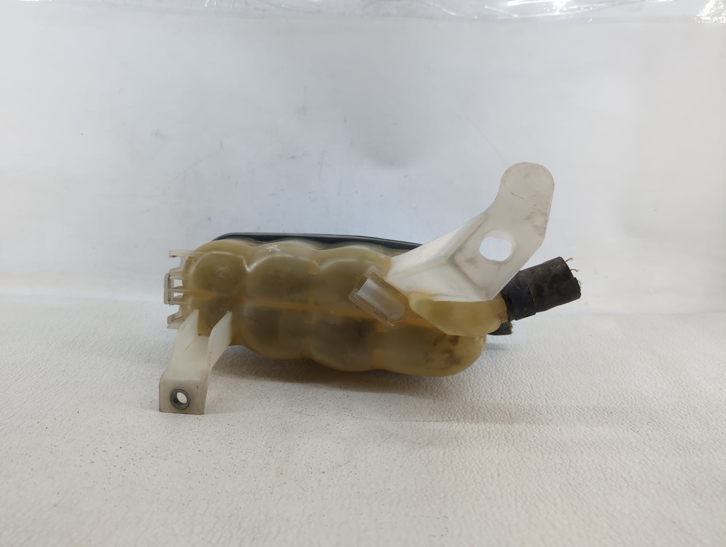 Gmc Yukon Radiator Coolant Overflow Expansion Tank Bottle 344833 - Oemusedautoparts1.com