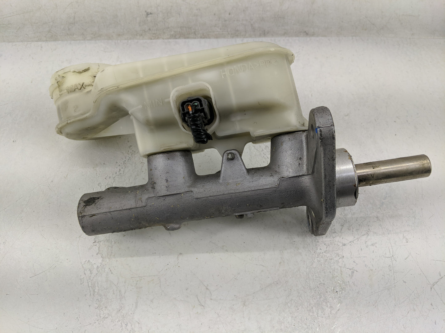 2009-2015 Honda Pilot Brake Master Cylinder - Oemusedautoparts1.com
