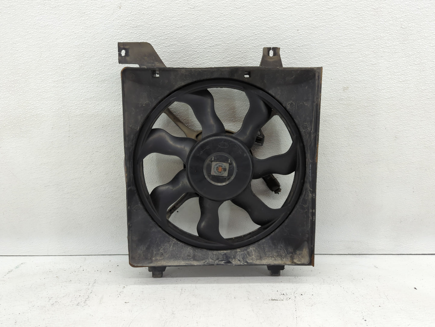 2006-2011 Hyundai Accent Left Radiator Fan Motor Assembly 613069 - Oemusedautoparts1.com