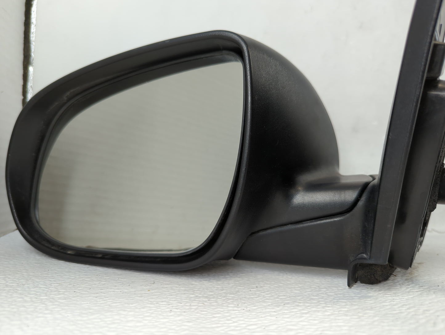 2010-2011 Hyundai Accent Driver Side View Mirror - Left Door Mirror OEM Used - Oemusedautoparts1.com