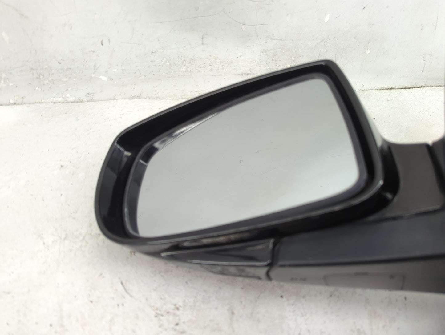 2009-2016 Hyundai Genesis Driver Side View Mirror - Left Door Mirror OEM Used - Oemusedautoparts1.com