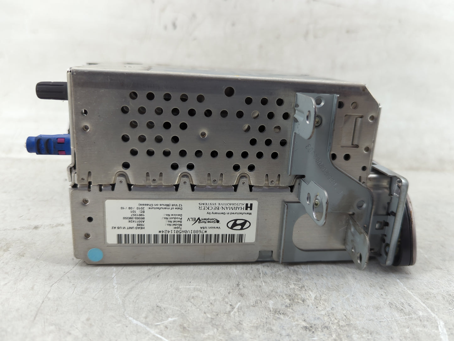 2011-2012 Hyundai Genesis Radio AM FM Cd Player Receiver Replacement Fits Fits 2011 2012 OEM Used Auto Parts - Oemusedautopa