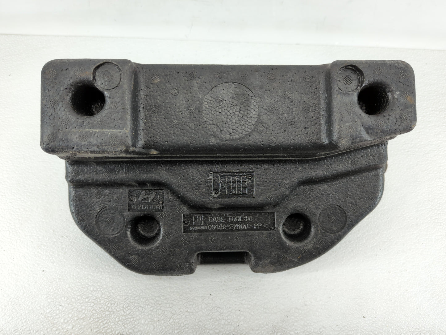 2011 Hyundai Genesis Spare Scissor Car Jack 513572 - Oemusedautoparts1.com