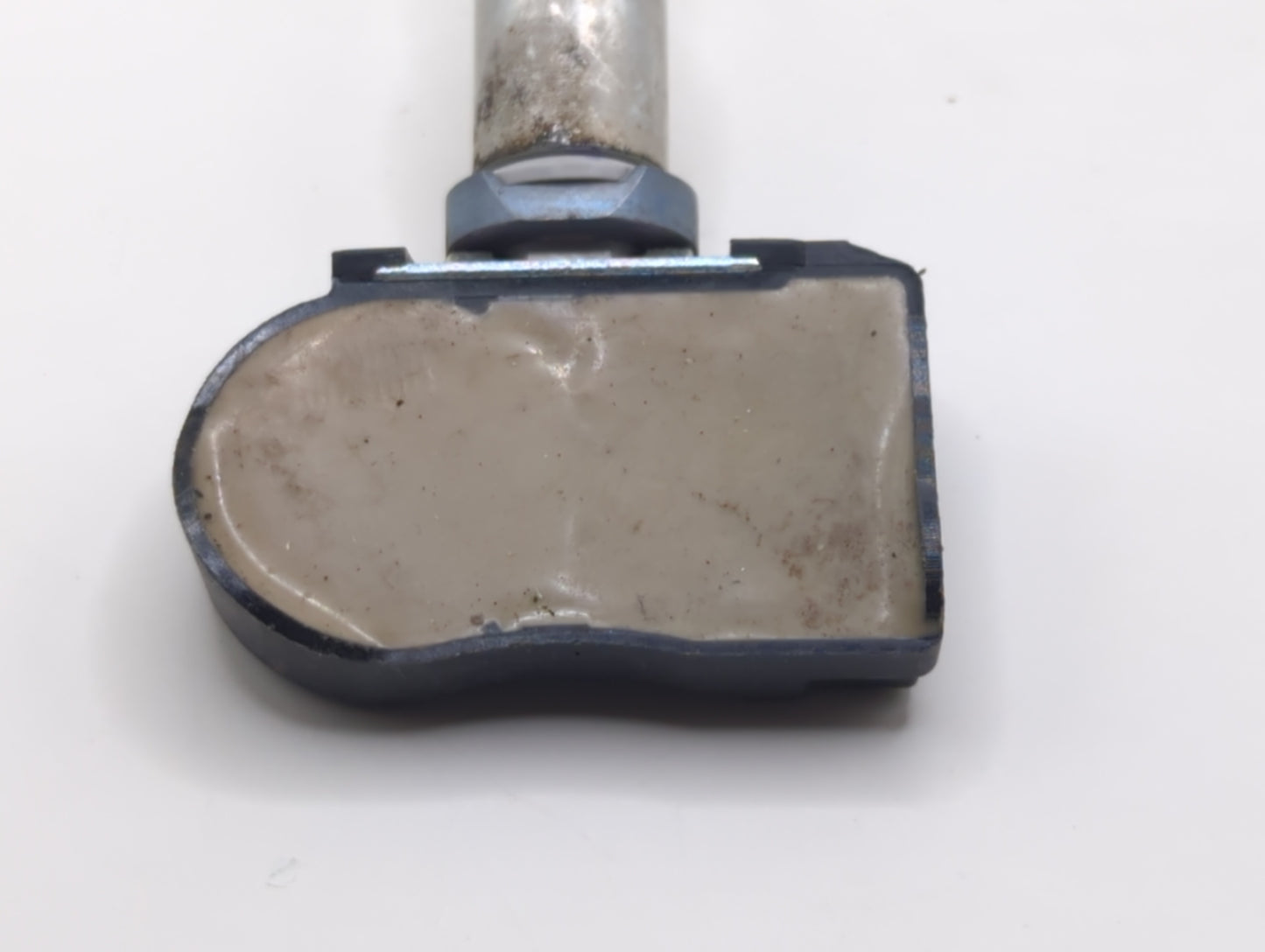 2011 Hyundai Genesis Tire Pressure Monitoring System Sensor Tpms - Oemusedautoparts1.com