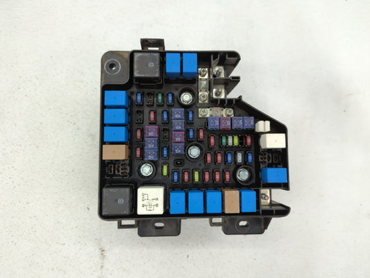 2010-2012 Hyundai Santa Fe Fusebox Fuse Box Panel Relay Module P/N:91406-0W110 91115-2B050, 91950-2B710 Fits Fits 2010 2011 2012 OEM Used Auto Parts