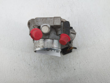 2010-2012 Hyundai Santa Fe Throttle Body P/N:35100-25400 Fits Fits 2006 2007 2008 2009 2010 2011 2012 2013 OEM Used Auto Parts