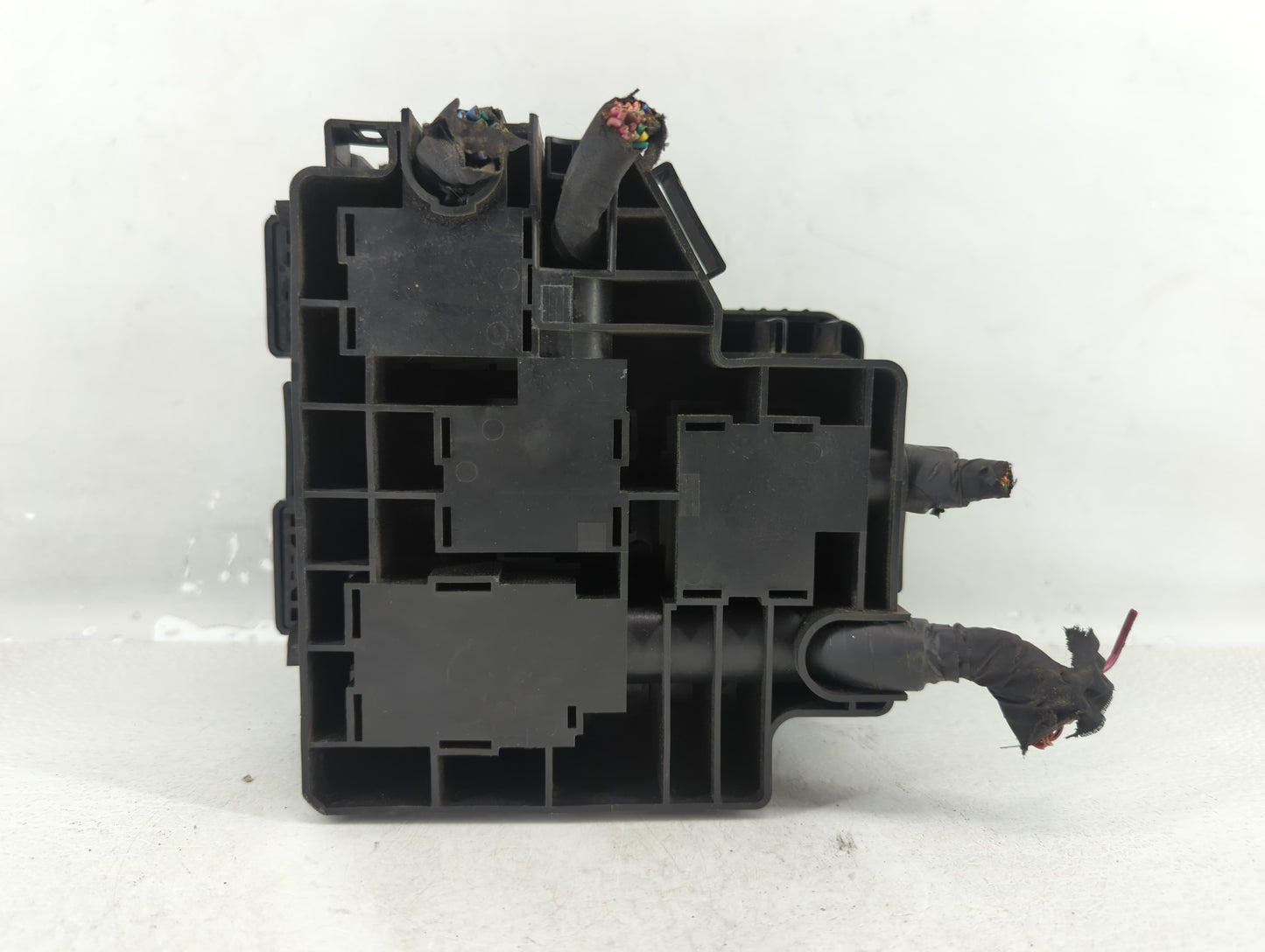 2010-2012 Hyundai Santa Fe Fusebox Fuse Box Panel Relay Module P/N:91115-2B050 Fits Fits 2010 2011 2012 OEM Used Auto Parts