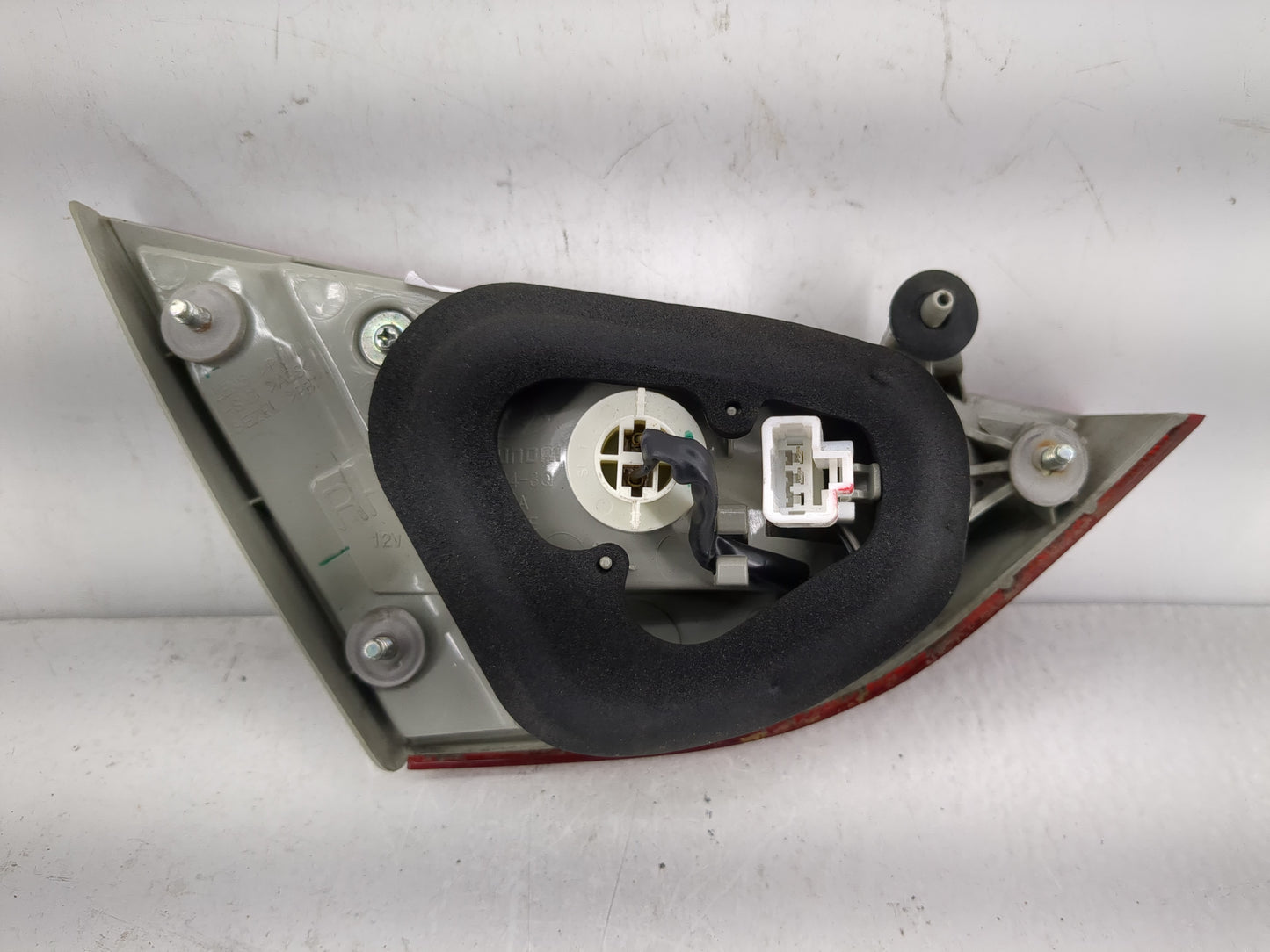 2011-2014 Hyundai Sonata Tail Light Assembly Passenger Right OEM P/N:92404-3Q Fits Fits 2011 2012 2013 2014 OEM Used Auto Pa
