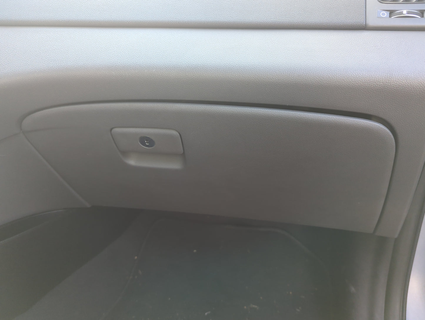 2011 Hyundai Sonata Passenger Glove Box Door Storage Compartment - Oemusedautoparts1.com