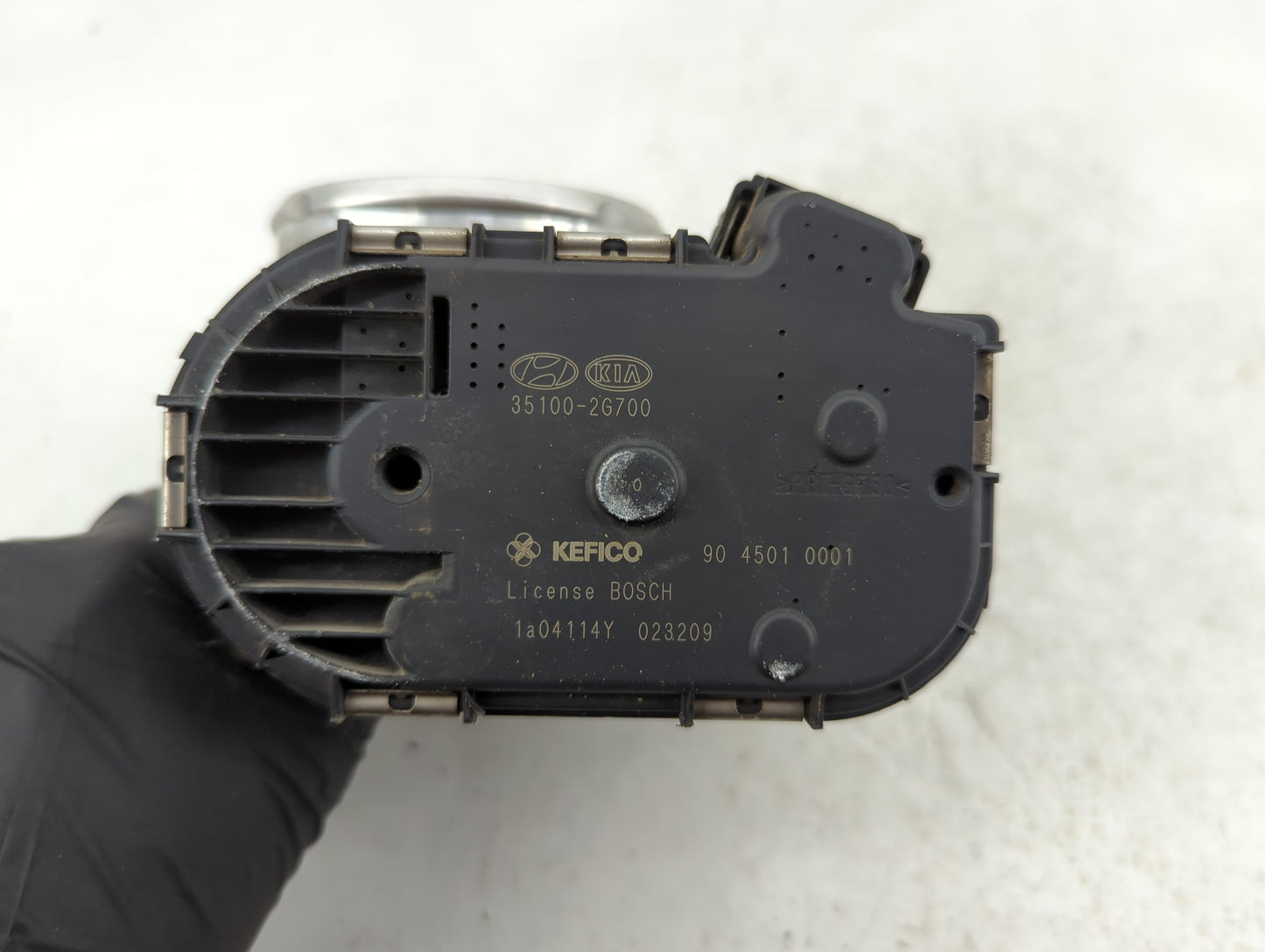 2011-2014 Hyundai Sonata Throttle Body P/N:90 4501 0001 35100-2G700 Fits Fits 2011 2012 2013 2014 2015 2016 OEM Used Auto Pa