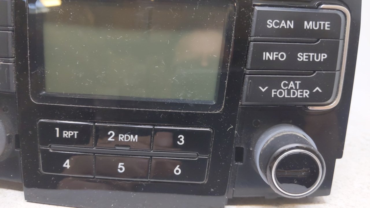 2011 Hyundai Sonata Cd Player Radio R8S10B10 - Oemusedautoparts1.com