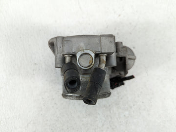 2011-2014 Hyundai Sonata Throttle Body P/N:35100-2G710 Fits Fits 2011 2012 2013 2014 2015 2016 OEM Used Auto Parts