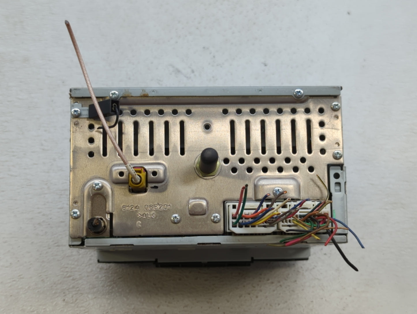 2011-2011 Hyundai Sonata Am Fm Cd Player Radio Receiver - Oemusedautoparts1.com
