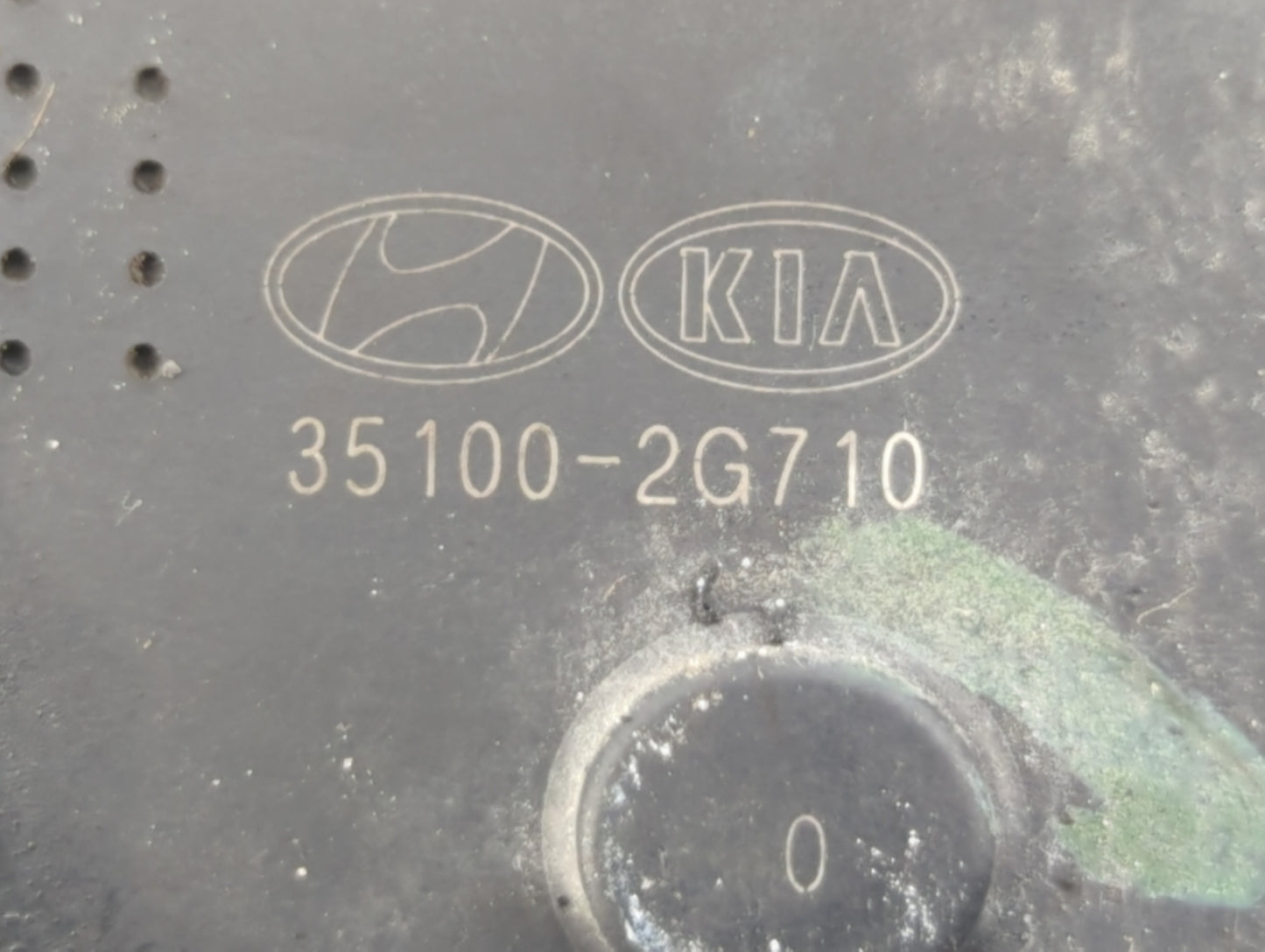 2011-2014 Hyundai Sonata Throttle Body P/N:35100-2G710 Fits Fits 2011 2012 2013 2014 2015 2016 OEM Used Auto Parts - Oemused