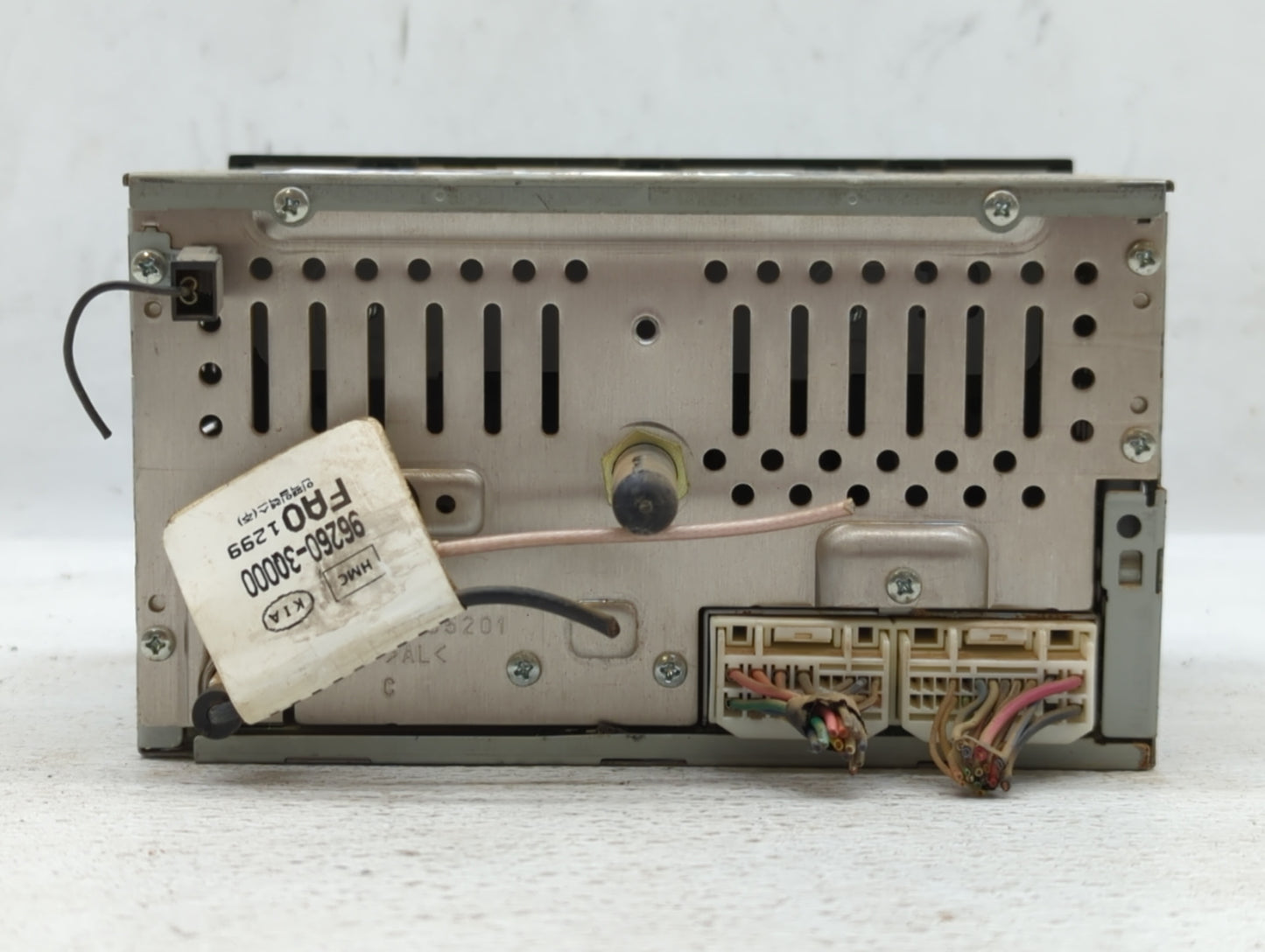 2011-2011 Hyundai Sonata Am Fm Cd Player Radio Receiver - Oemusedautoparts1.com