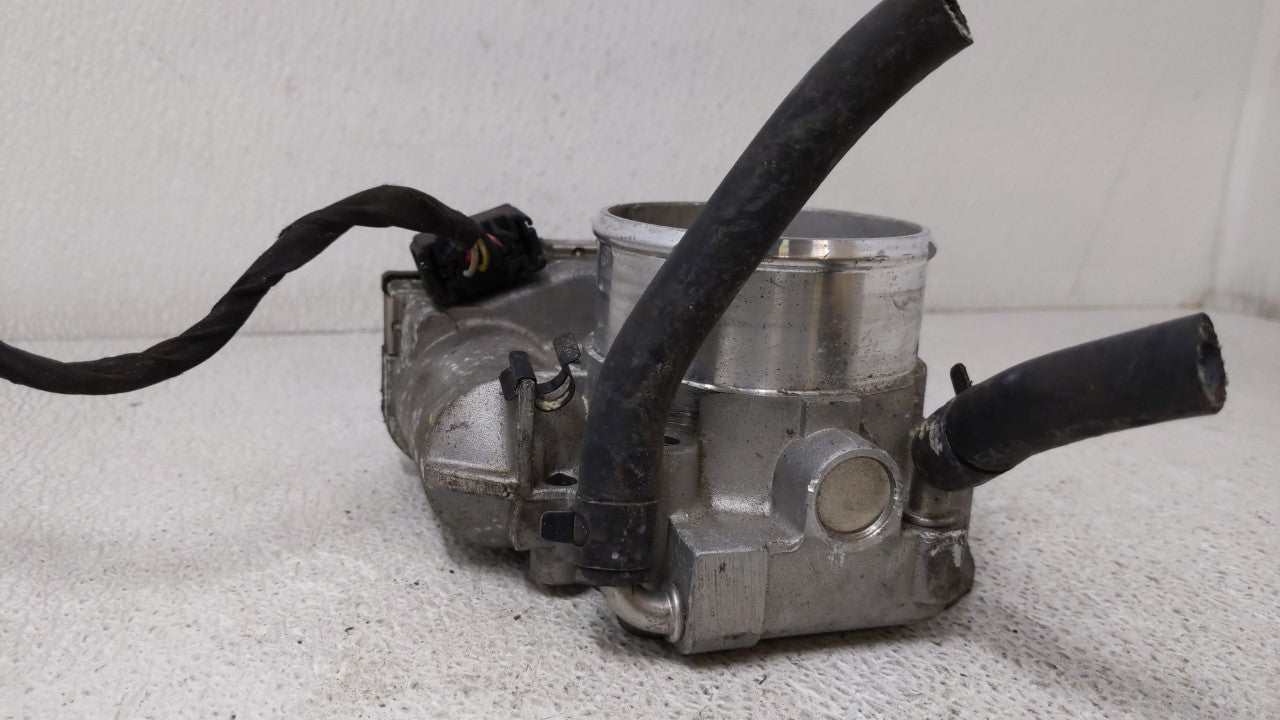 2011-2014 Hyundai Sonata Throttle Body P/N:35100-2G700 Fits Fits 2011 2012 2013 2014 2015 2016 OEM Used Auto Parts - Oemused
