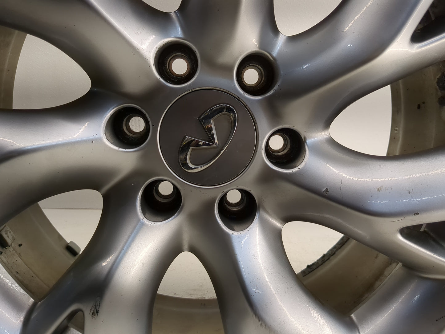 2011-2013 Infiniti Qx56 Oem Wheel Rim 1148651 - Oemusedautoparts1.com