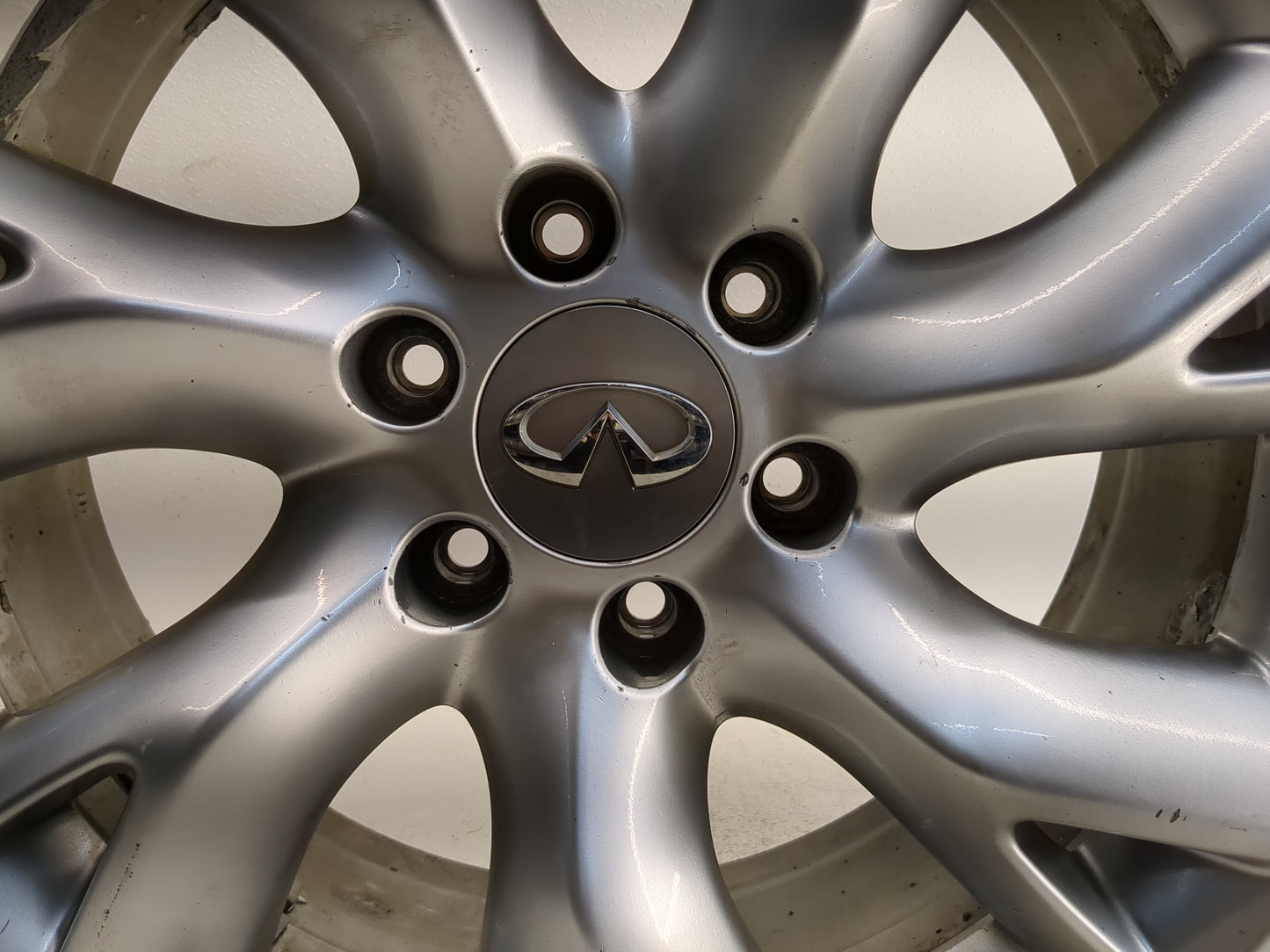 2011-2013 Infiniti Qx56 Oem Wheel Rim - Oemusedautoparts1.com