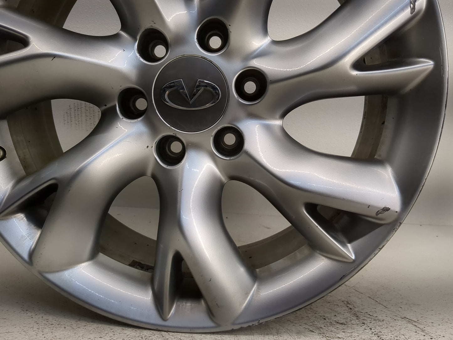 2011-2013 Infiniti Qx56 Oem Wheel Rim 1148653 - Oemusedautoparts1.com