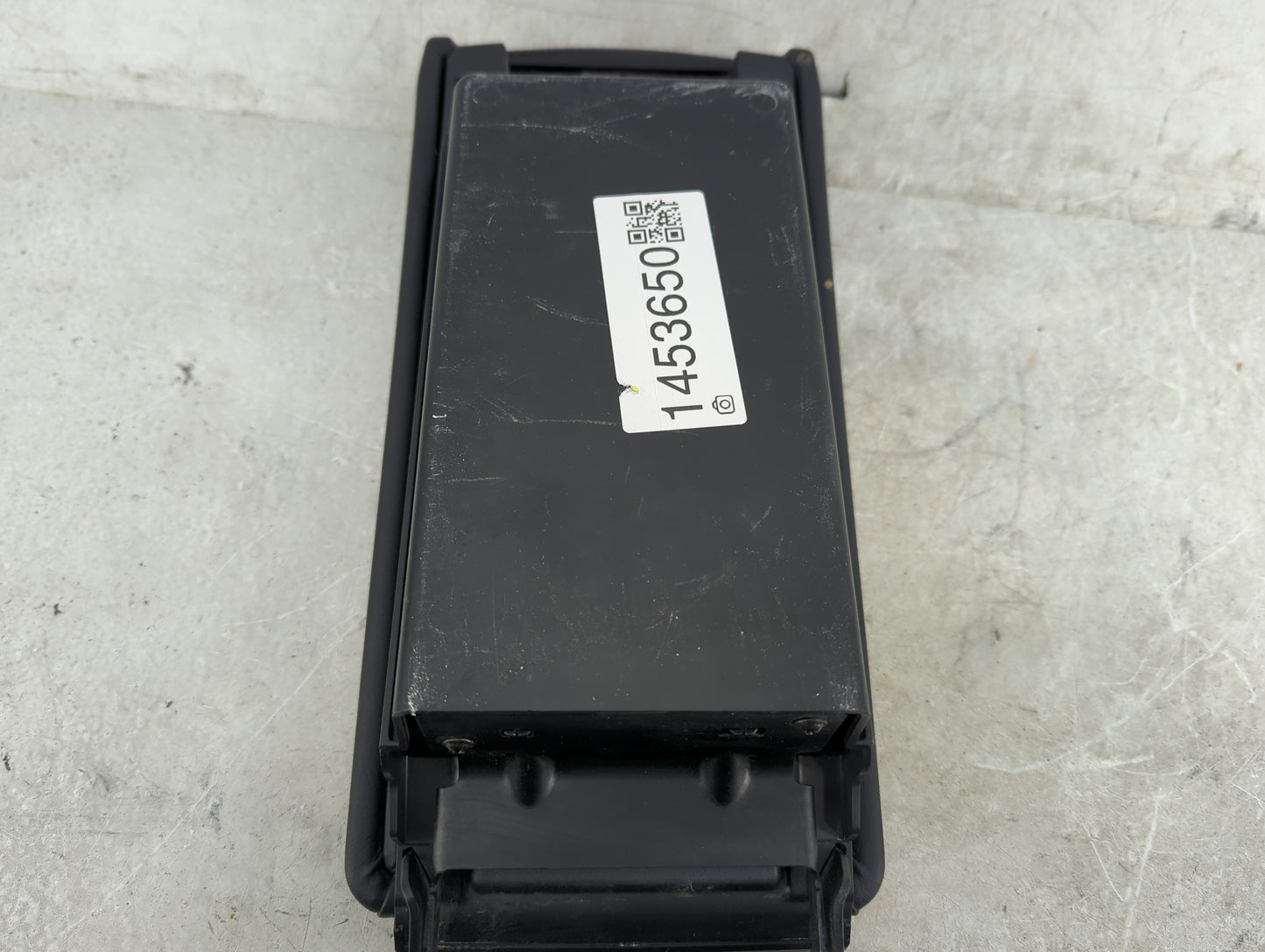 2011 Infiniti Qx56 Center Console Armrest Cover Lid Fits OEM Used Auto Parts - Oemusedautoparts1.com