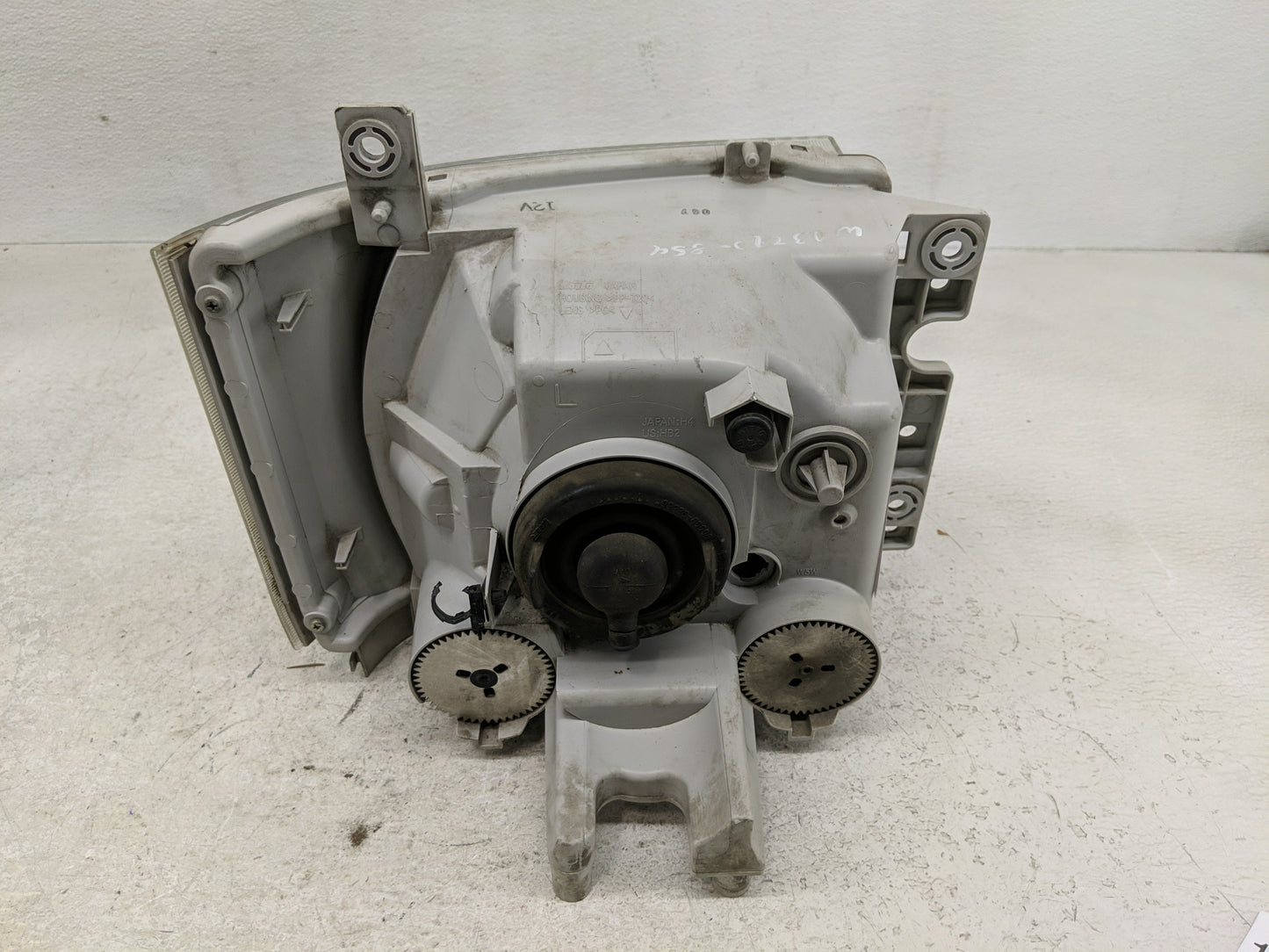 2011 Isuzu Nqr Driver Left Oem Head Light Headlight Lamp - Oemusedautoparts1.com