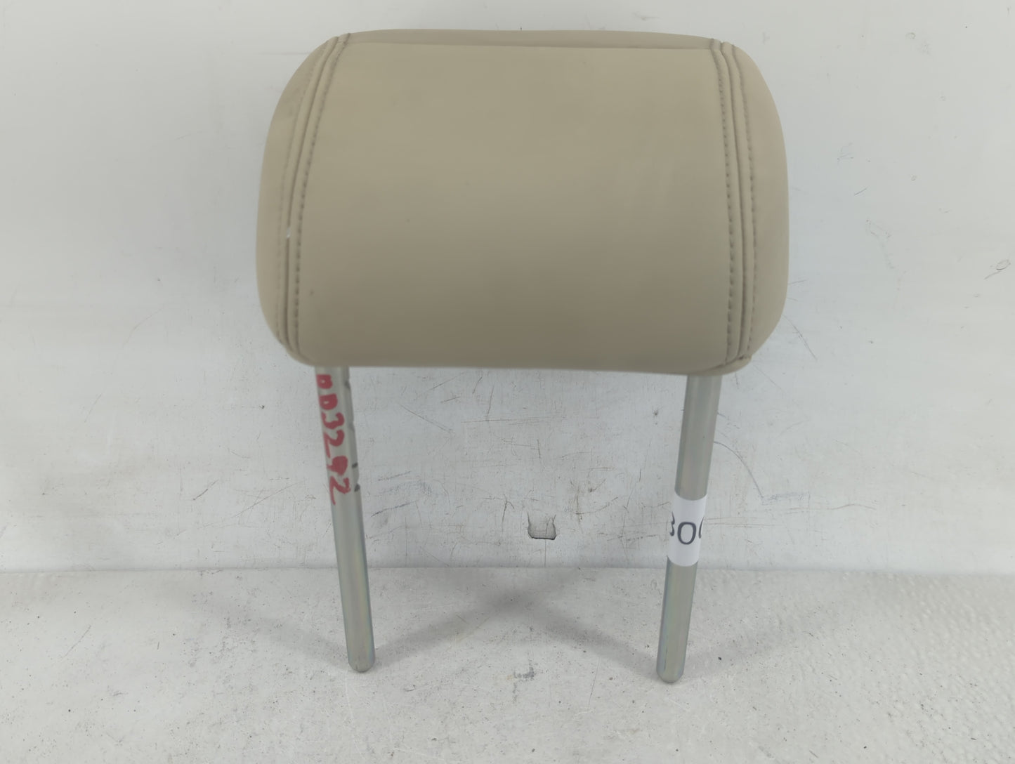 2010-2012 Jaguar Xf Headrest Head Rest Rear Center Seat Fits Fits 2010 2011 2012 OEM Used Auto Parts - Oemusedautoparts1.com