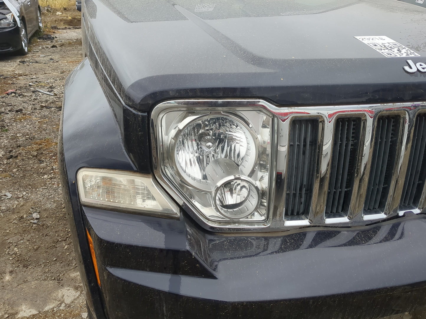 2008-2012 Jeep Liberty Passenger Right Oem Head Light Headlight Lamp - Oemusedautoparts1.com